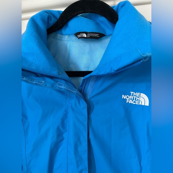 The North Face Women's Vibrant Blue Rain Jacket - Picture 3 of 6